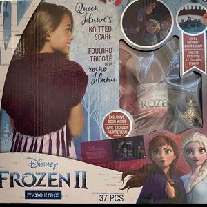 Disney Frozen 2 Queen Knit Scarf kit, contains 37 pieces.